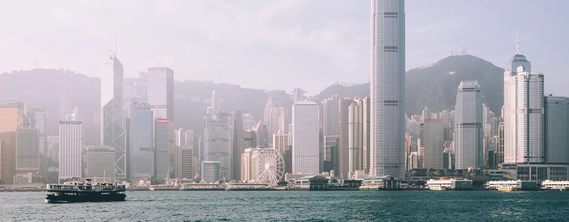 Skyline of Hong Kong, Luxury holidays to Hong Kong China