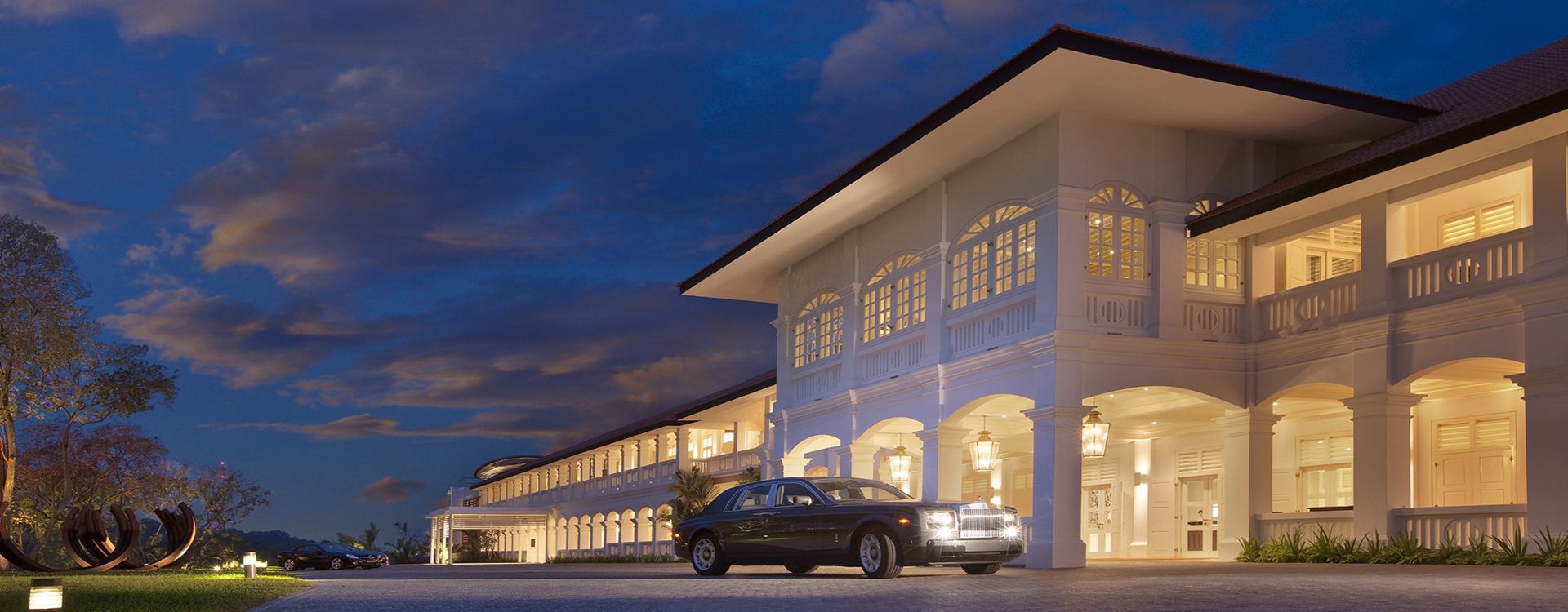 Capella-Singapore_Exterior-Driver-Waiting