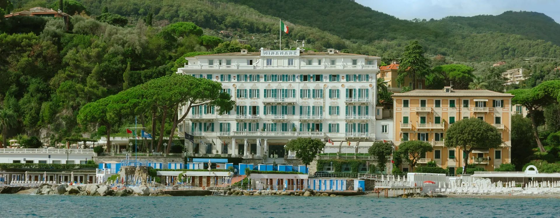 exterior image of the Grand hotel Miramare