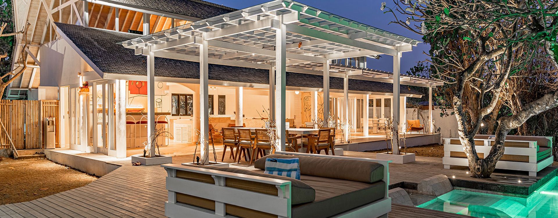 Mandala The Bay_Deck