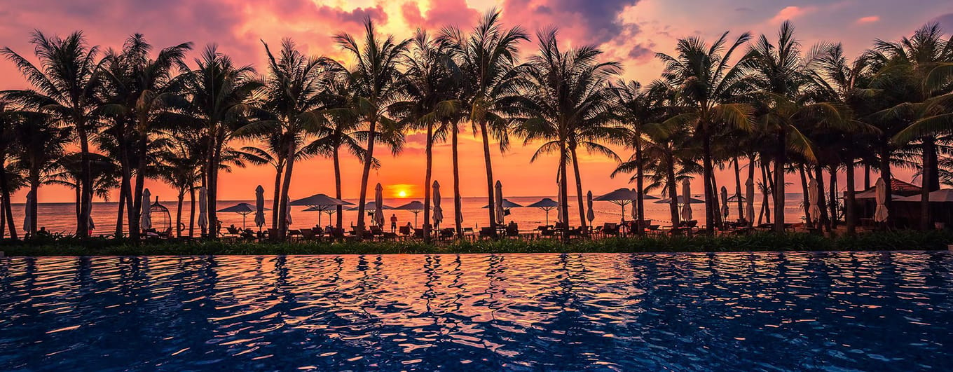 Salinda-Resort-Phu-Quoc-Island_Swimming-Pool_Sunset