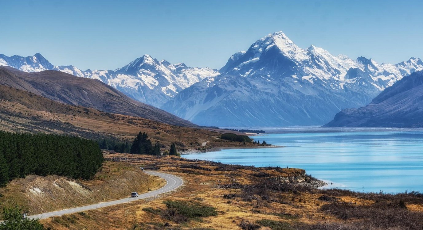 TREK NEW ZEALAND WITH SPORTING LEGENDS