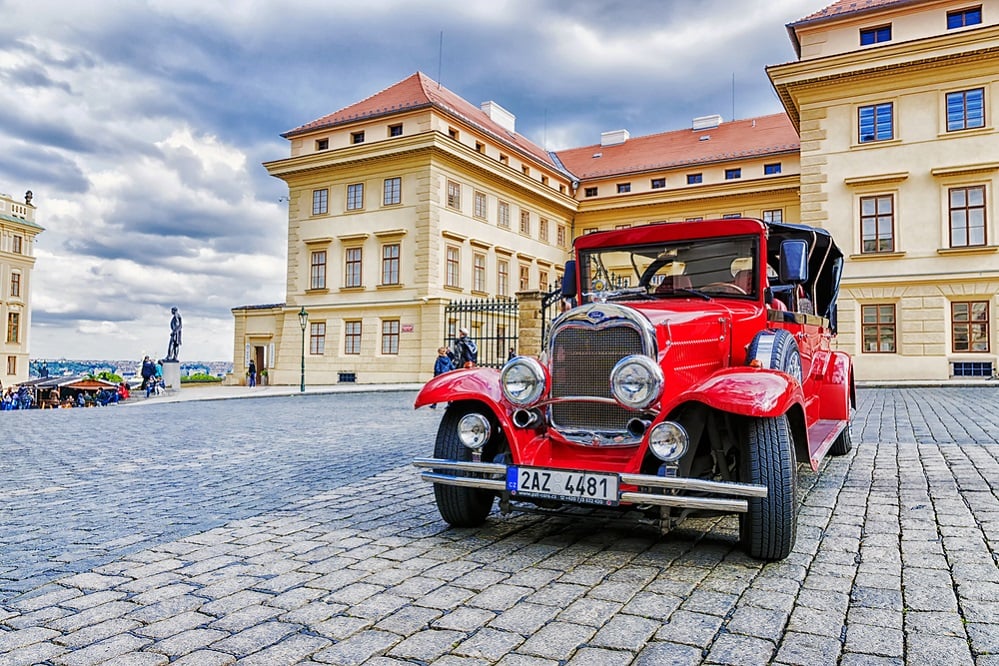 vintage car prague