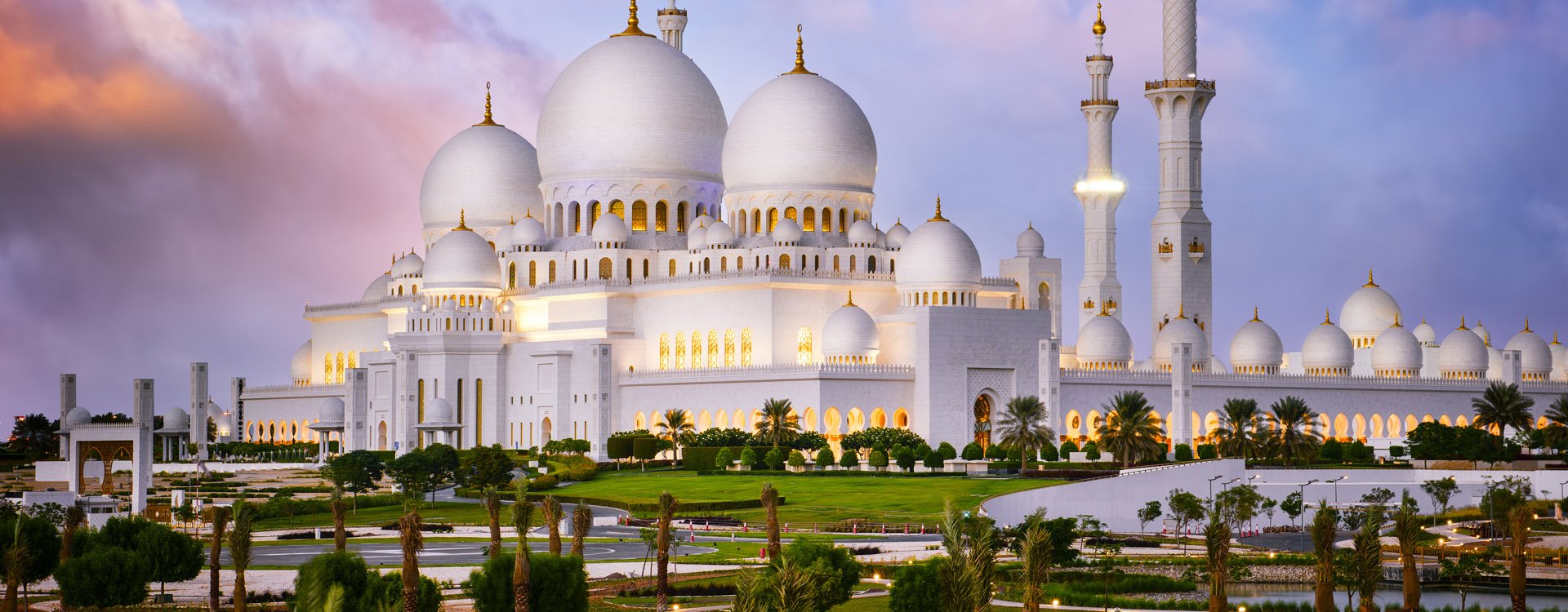 Sheikh Zayed Grand Mosque at dusk (Abu-Dhabi, UAE)