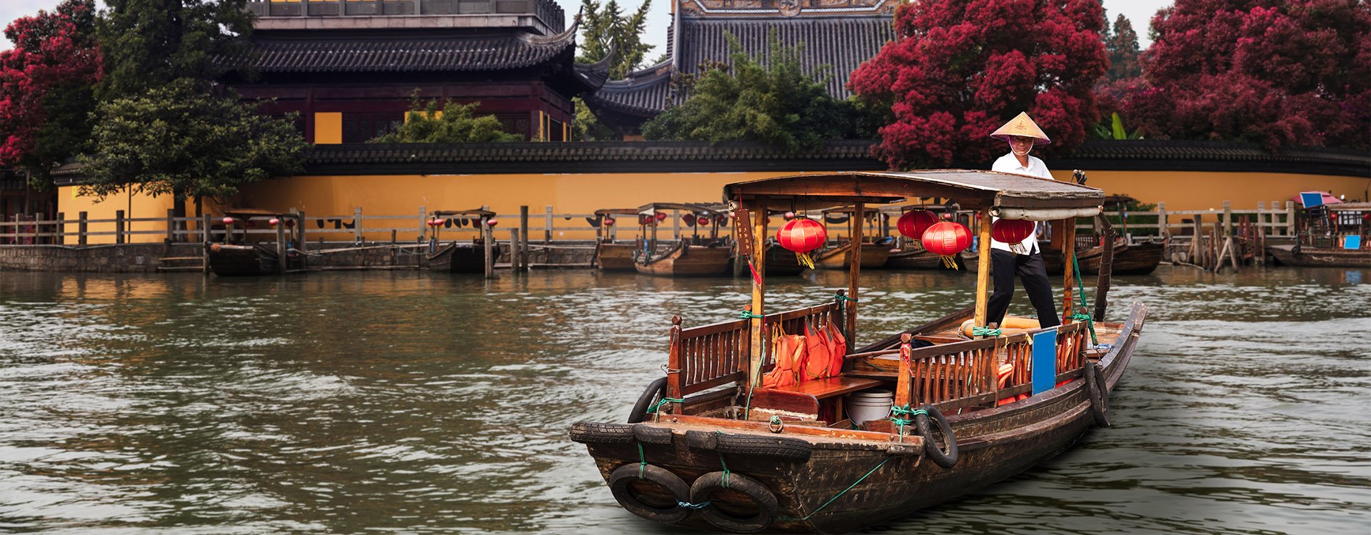 China, Shanghai, Zhujiajiao town, water boats, cruise through historic buildings