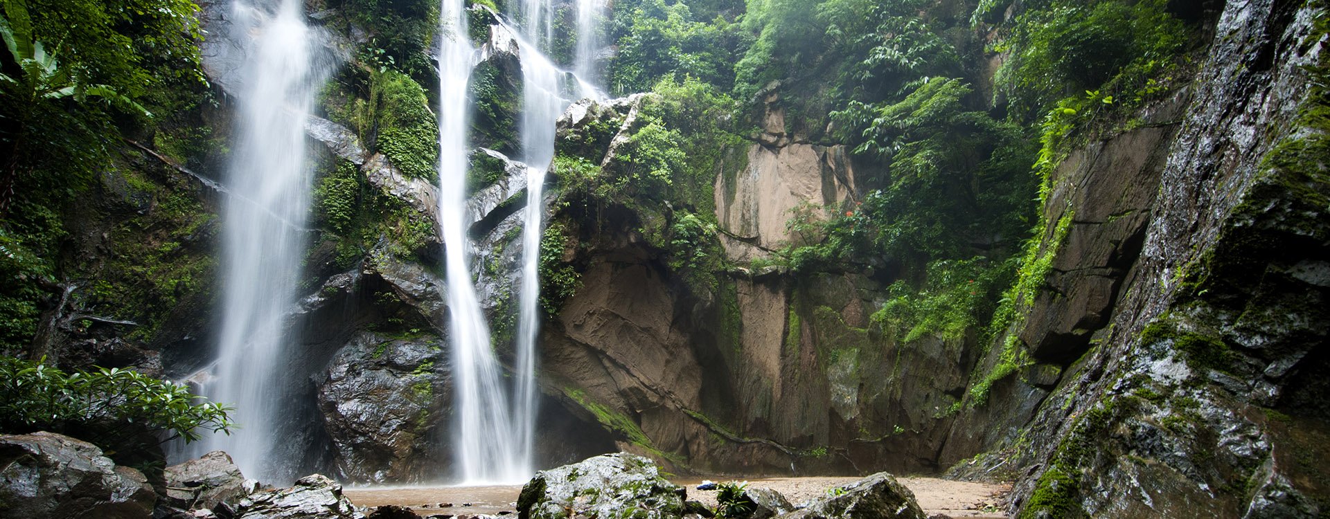 Mork Fa Water Fall in jungle, Changmai Thailand