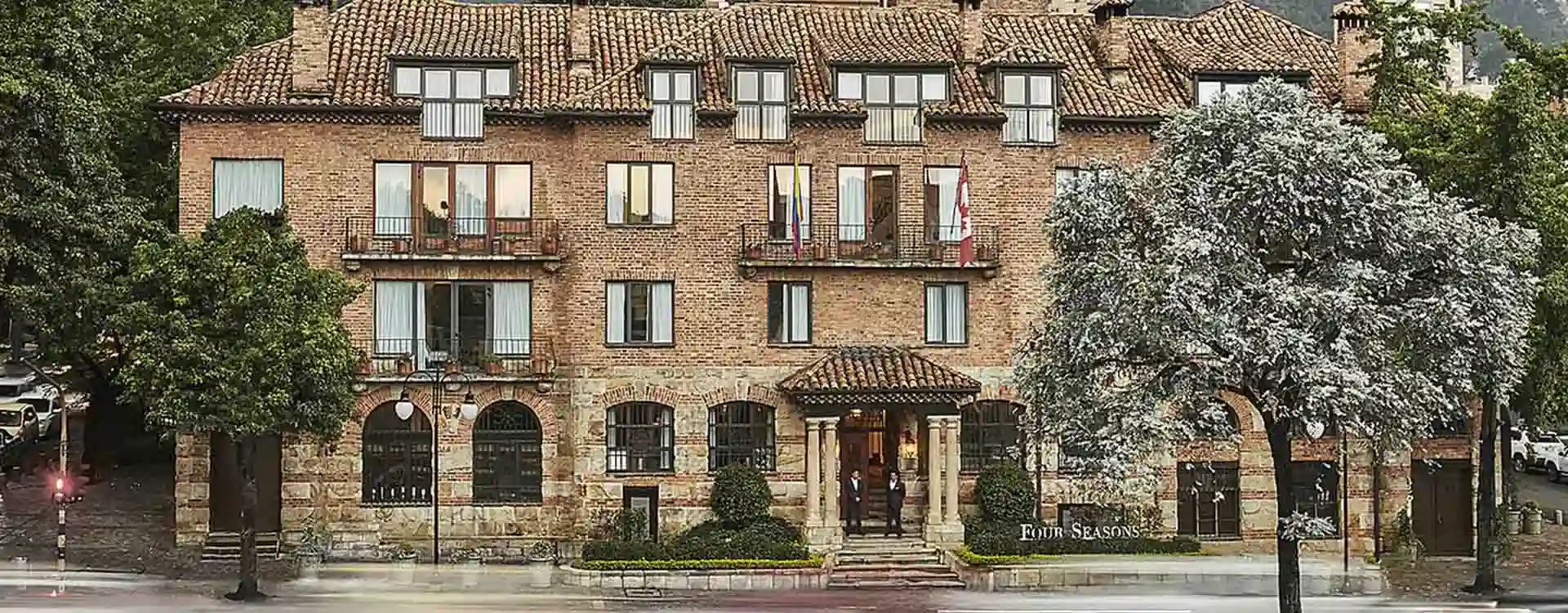 The exterior aerial of Four Seasons Casa Medina