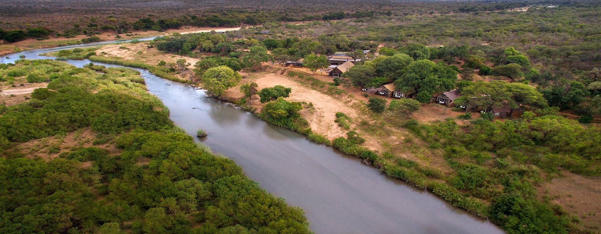 Lion Sands River Lodge_Aerial_Riverfront