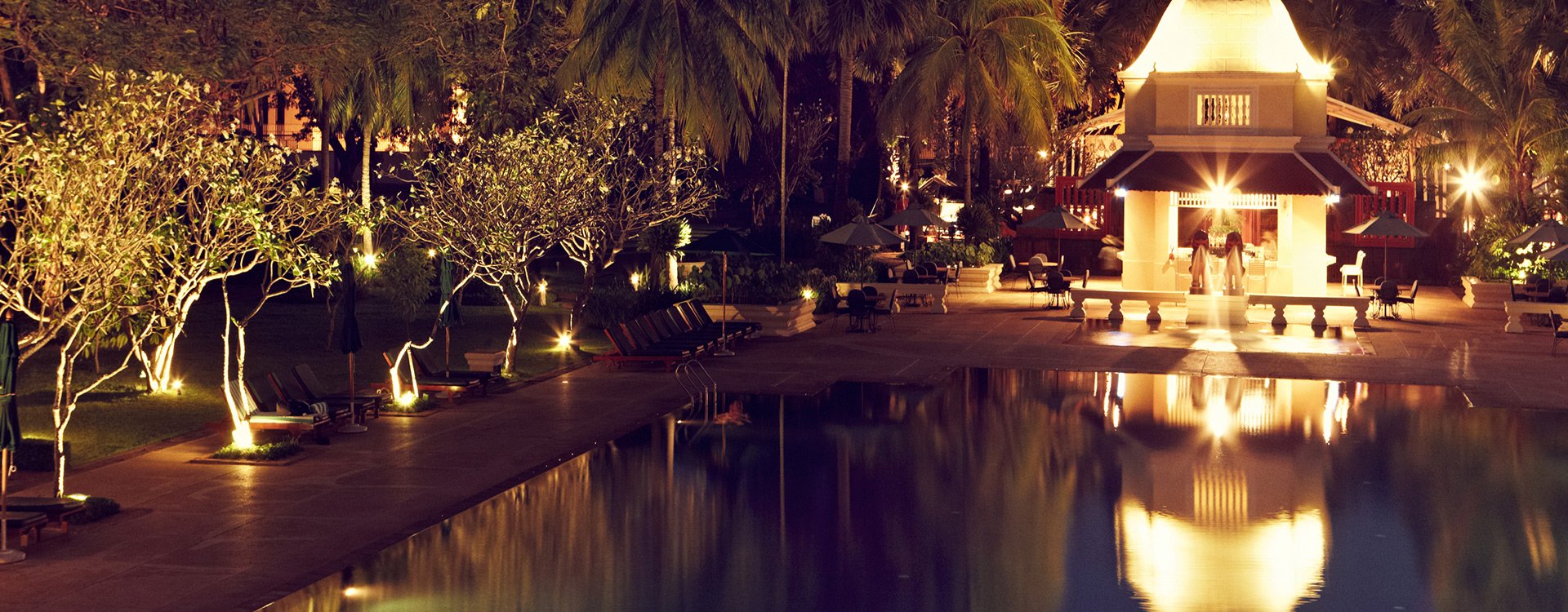 Raffles Grand Hotel D'Angkor_Pool by Night