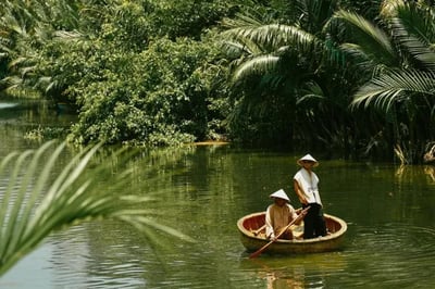 Cultural activities at Namia River Retreat
