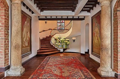 Entrance to the lobby of Four Seasons Casa Medina
