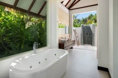 Light and bright bathroom at Heritance Aarah Maldives
