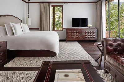 The bedroom of Suite Balcony at Four Seasons Casa Medina