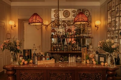 bar at passalacqua in lake como