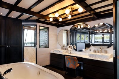 private yacht hire