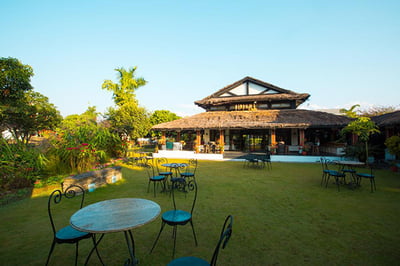 Hotel Shangri-La Village Resort
