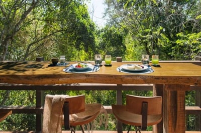 outdoor breakfast in the rainforest