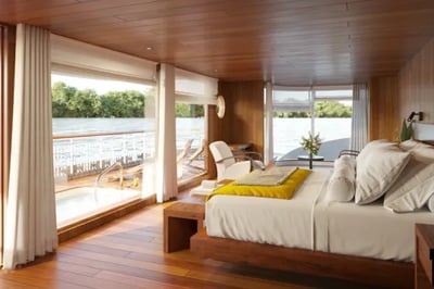 Delfin I  Peru luxury river boat bedroom
