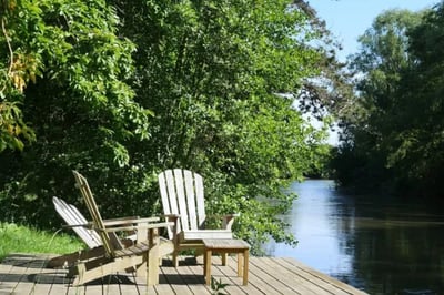 Domaine De Primard river setting