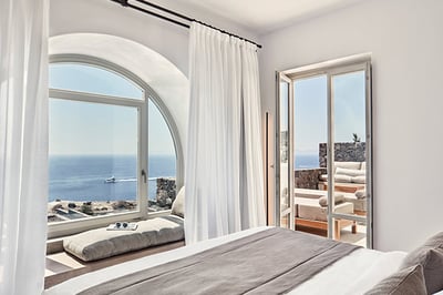Honeymoon Suite bedroom at Canaves Epitome