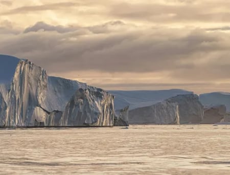 11 Total solar eclipse spotted over islands in the Arctic