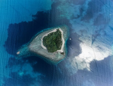 15 Boat in a bay of water in the Philippines