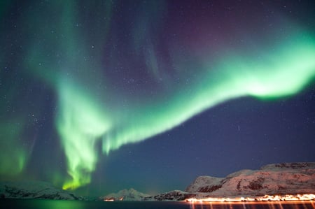 3 Aurora borealis over Hamnoy in Norway