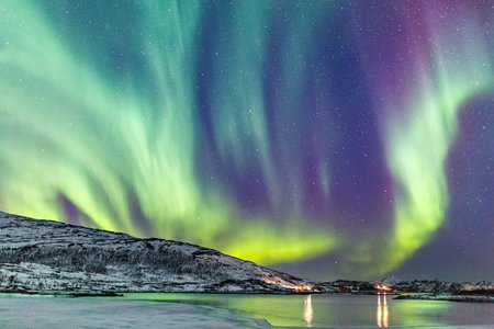 4 Northern Lights Aurora In Iceland set in the Glacier Lagoon