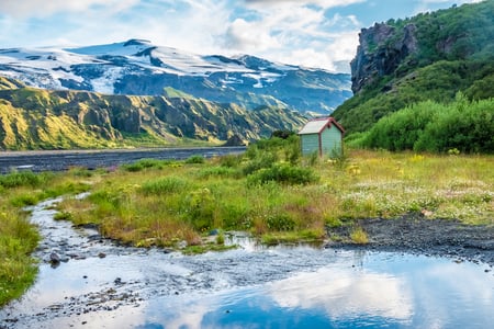 6 The Blue Lagoon geothermal spa is one of the most visited attractions in Iceland