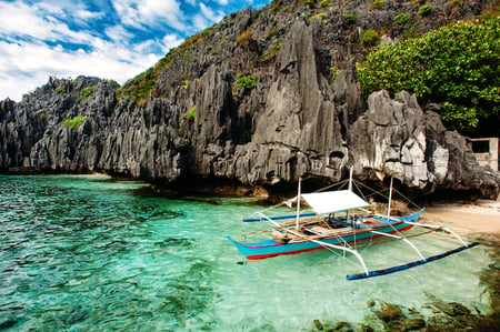 5 Tropical blue lagoon and mountain islands, El Nido, Palawan, Philippines, Southeast Asia