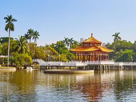 7 Nighttime at Taiwanese temple, Luxury holidays to Taiwan