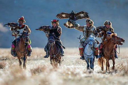 5 Mongolia_Hunting with Eagle