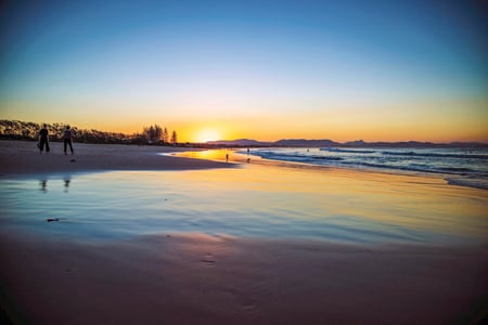 1 Tallow Beach in Byron Bay. The Pacific Ocean and golden sand surrounded Arakwai National Park