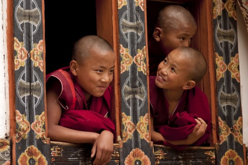 Destinations_Bhutan_Gangtey-Bumthang_monks_iStock_000021295675_Large.jpg