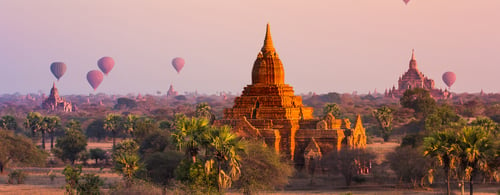 Myanmar_Balloons over Bagan