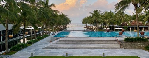 Four Seasons Resort The Nam Hai_Swimming Pool_Ocean View