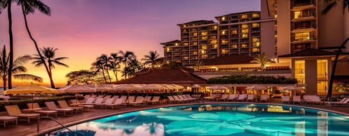 Hawai-I-Halekulani-Hotel-at-night