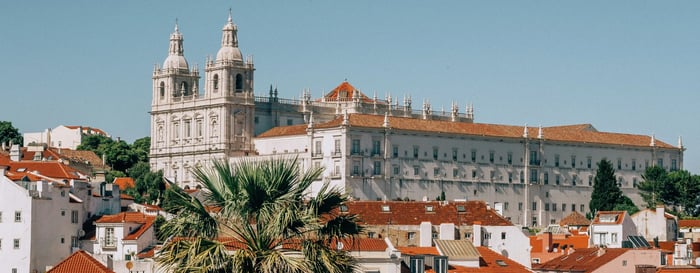  ? https://www.lightfoottravel.com/europe/portugal 