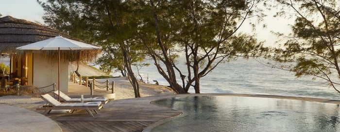 Pool overlooking the ocean at Kisawa Mozambique