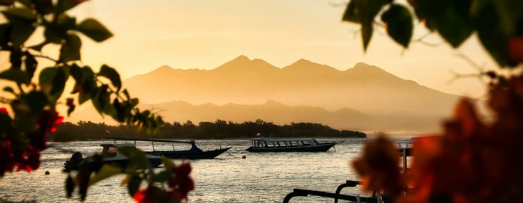  ? Sunset across Lombok Indonesia 