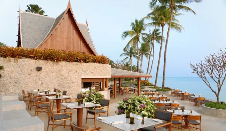Beachside restaurant at Chiva-Som overlooking the ocean