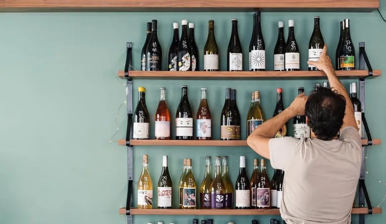 Prado Mercearia is a restaurant and wine shop in Lisbon, Portugal