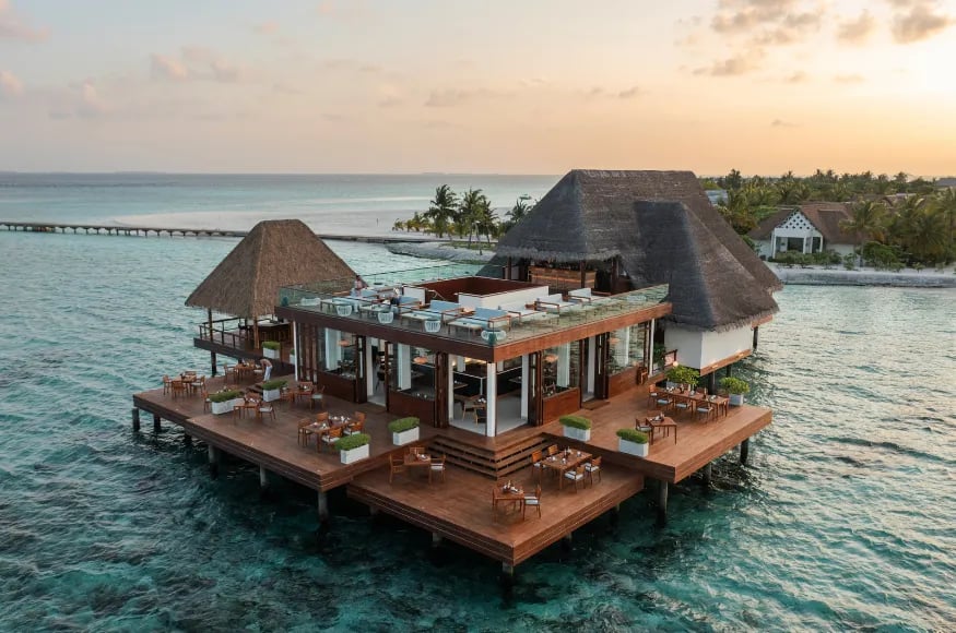 Floating restuarant Heritance Aarah The Maldives