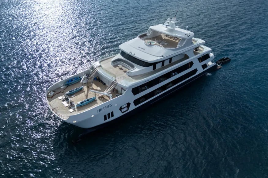 Hermes Yacht in the Galapagos