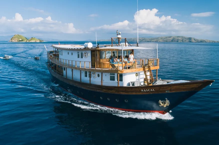 Rascal Voyages yacht cruising through Indonesian Archipelago
