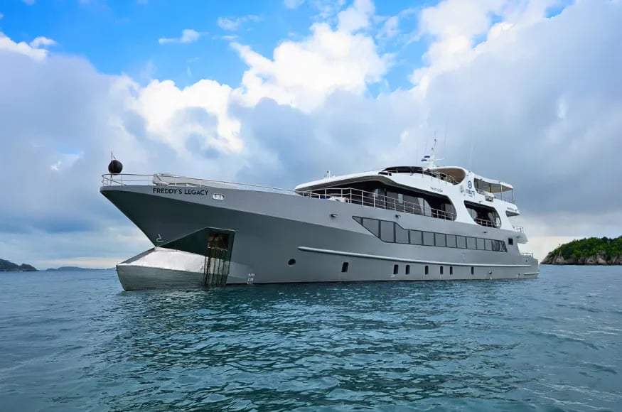 Tribute Yacht in the Galapagos