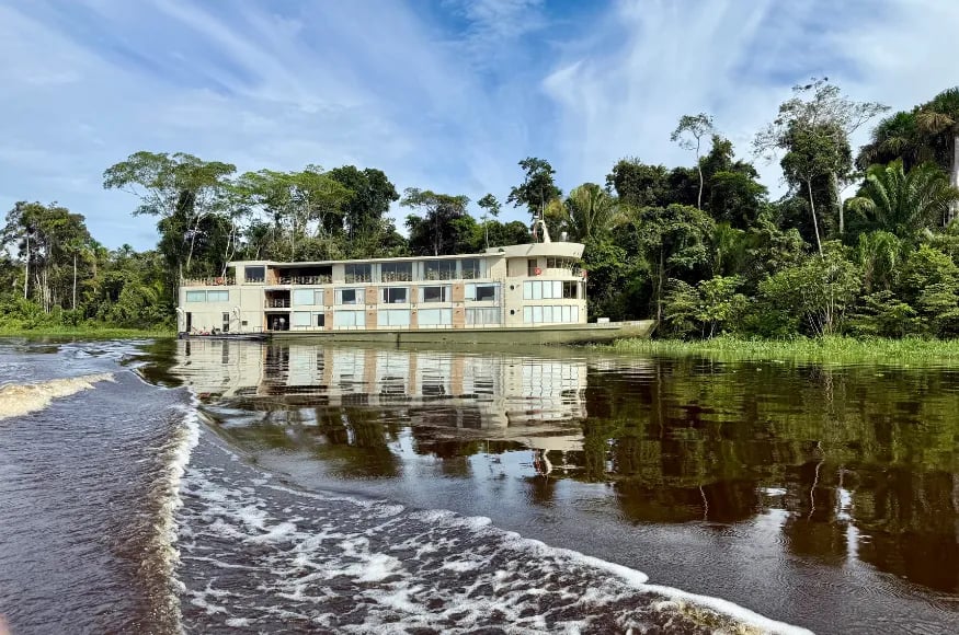 Exterior image of the luxury Delfin cruise on the Peruvian Amazon river